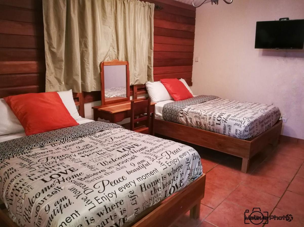 Nics Place Bocas Town Exterior photo