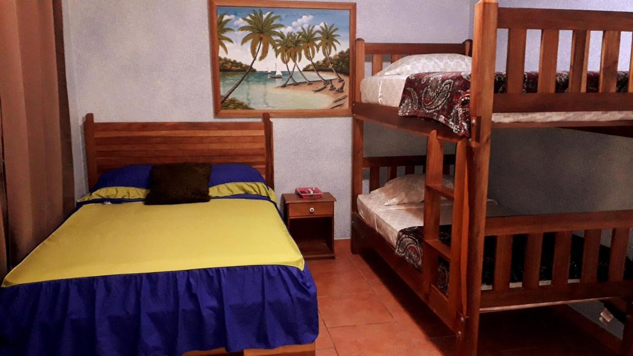 Nics Place Bocas Town Exterior photo